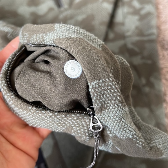 Lululemon Surge Warm 1/2 Zip Jacquard pullover - Picture 7 of 7